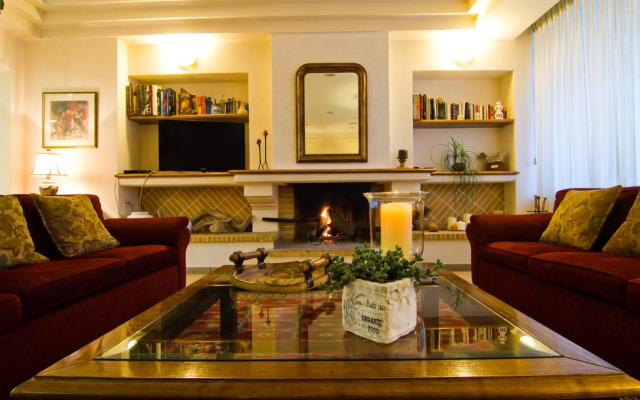 Green Hill Hotel
