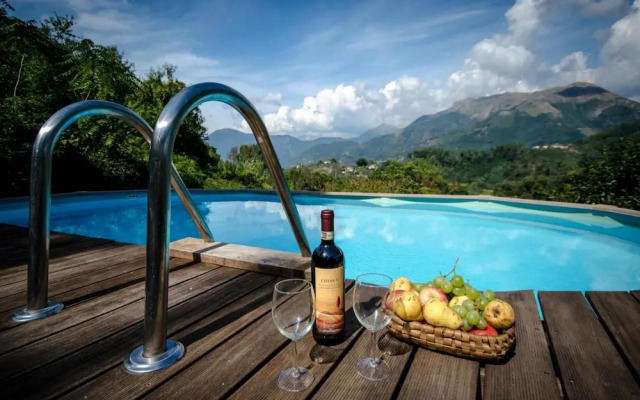 Casa Ortomaggiore With Pool Sauna