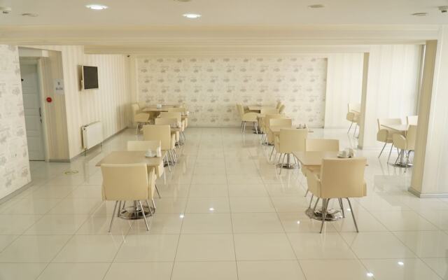 Cinas Hotel