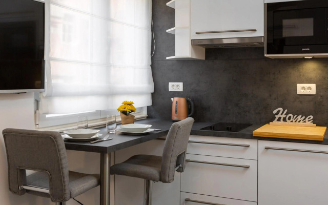 Luxury Studios & Room Five