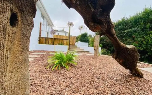 Mousehole Two-bed Bungalow With Parking