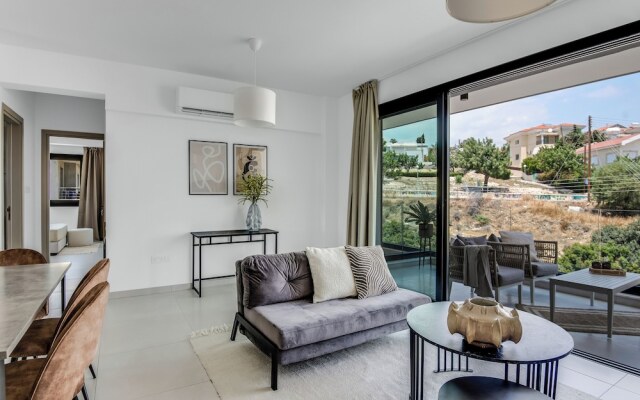 Sanders Elgio - Cute 2-bdr Apt With Balcony