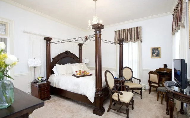 LaSalle Guest House
