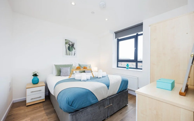 Modern 2 bed Flat in Town Centre - Free Wifi