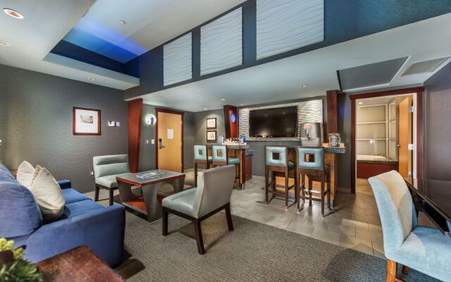 Shade Hotel