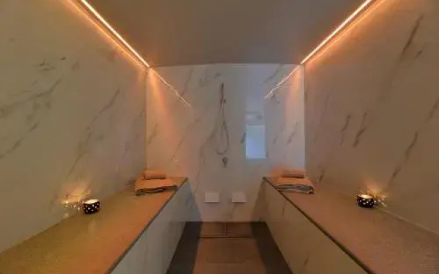Mirivili Rooms & Suites Hotel