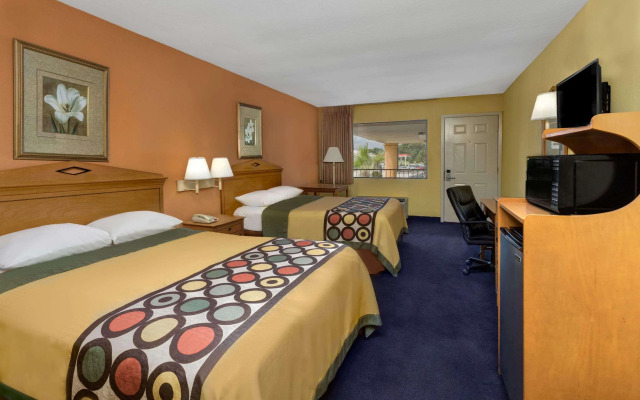 Super 8 Breaux Bridge