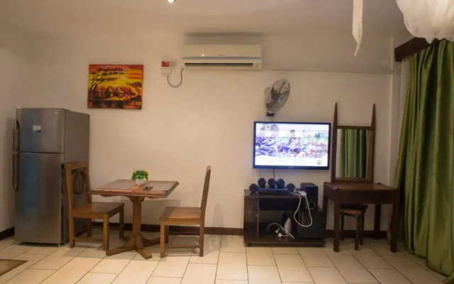 Modern Beachfront Studio Apartment B44