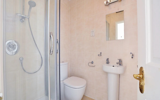 15 Beaufort Gardens Apartments
