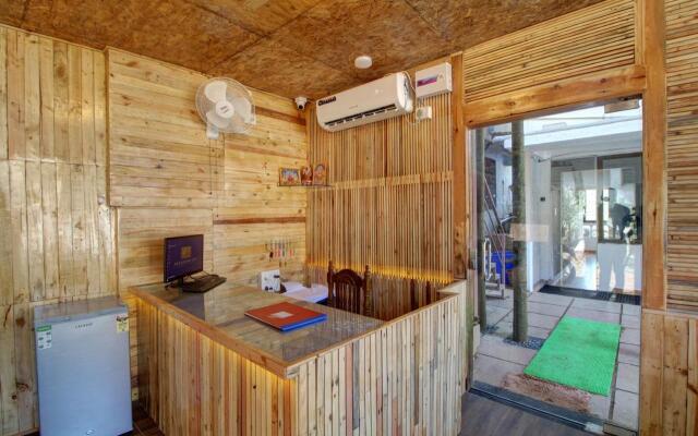 Hotel Pleasure Inn near Turtle Beach, Morjim