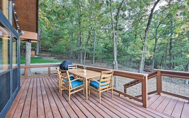 'foxtail' Cabin Retreat: Steps to Beaver Lake!