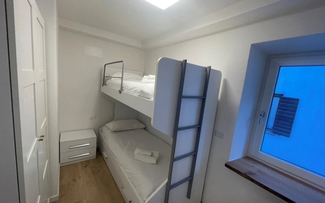 SnowLake Suite & Apartments