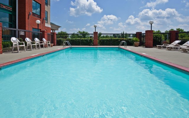 Holiday Inn Express & Suites Olive Branch, an IHG Hotel