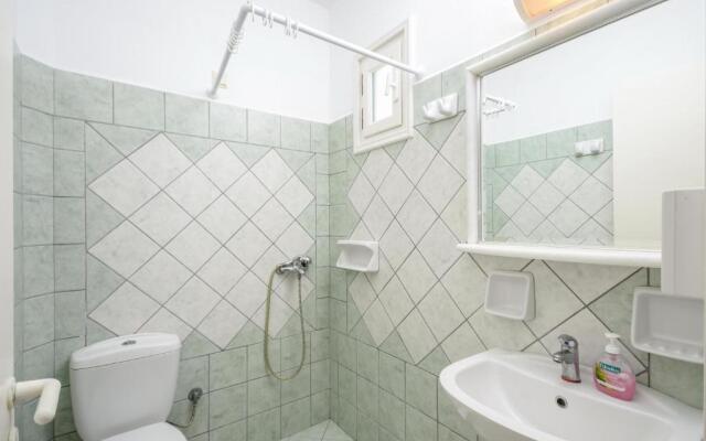 Fanis Hotel