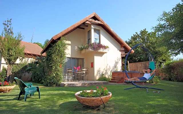 Vitrage Holiday Village and Spa