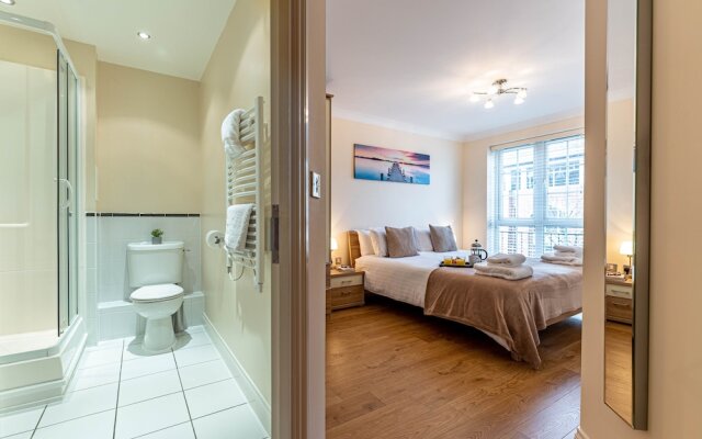 Celador Apartments - Riverside House Serviced Apartments