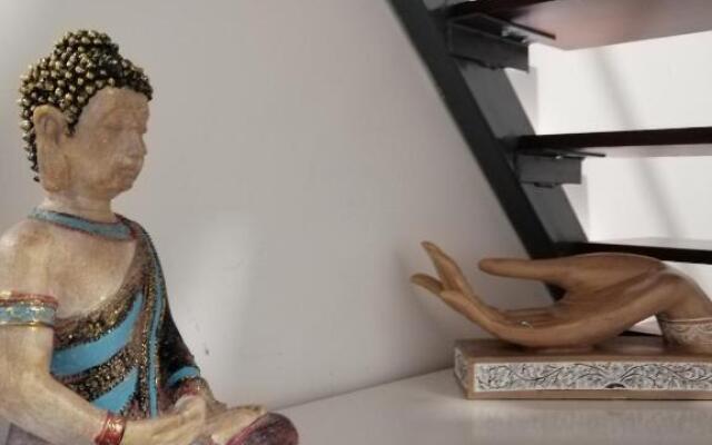 BIOMA Modern & Minimalist Apartment