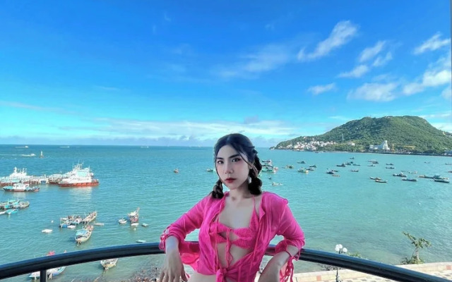 Joi Hospitality - Front Beach