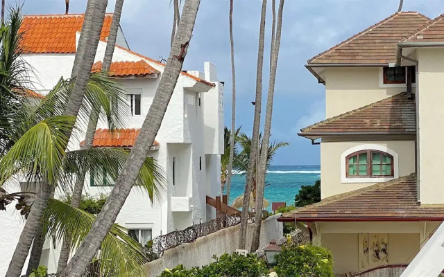 LOS CORALES VILLAS and SUITES
