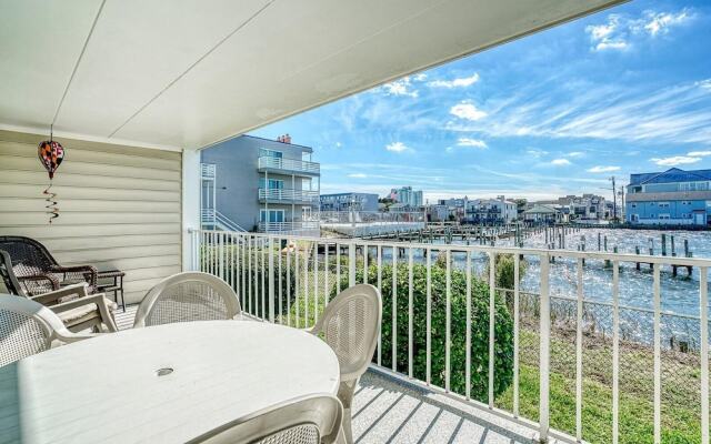 Thunder Island 139d 2 Bedroom Condo by RedAwning