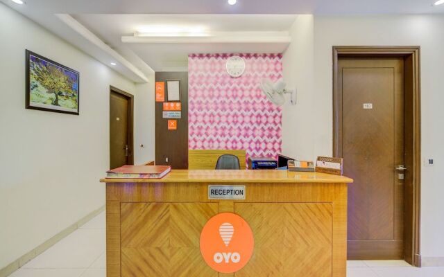 OYO 9553 Hotel Kings Plaza