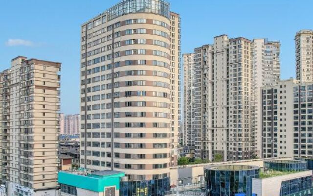 Yichun Bailu Hotel