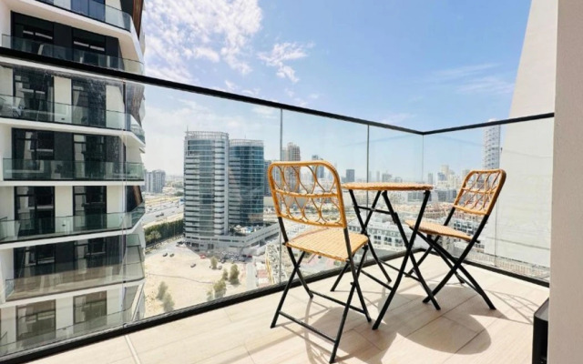 OYO 1287 Home Fully Furnished 1Bed At JVC