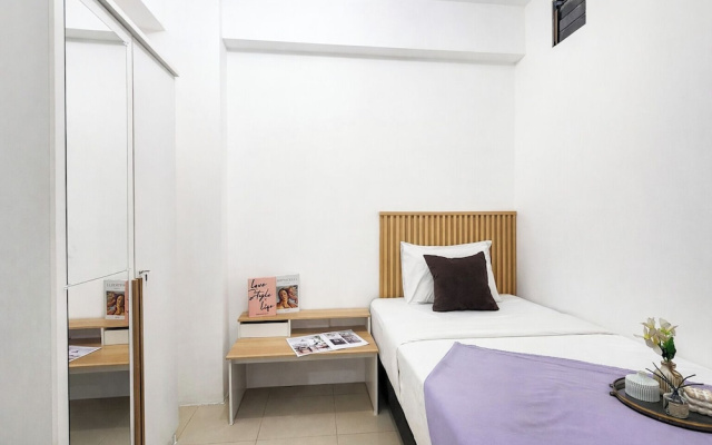 Cozy White 2Br At Bassura City Apartment