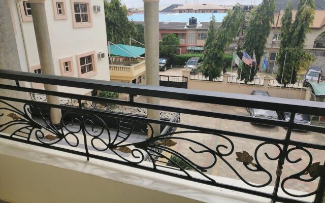 Chalon Suites