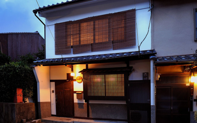 Theatre and Library Residence -Kyoto Imagumano-