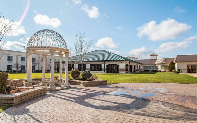 Clarion Inn Elmhurst - Oakbrook