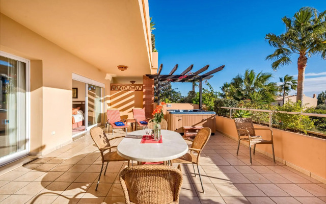 Malibu 12 - Luxury 2BR  Sea View Condo 9 by Rafleys, 7 mins Walk to the Beach
