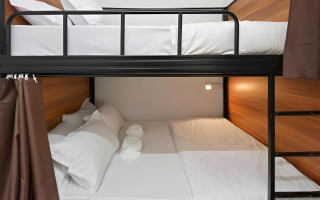 7 Wonders Hostel @ Upper Dickson (SG Clean Certified)