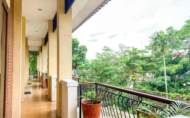 OYO 261 Sasono Putro Guest House