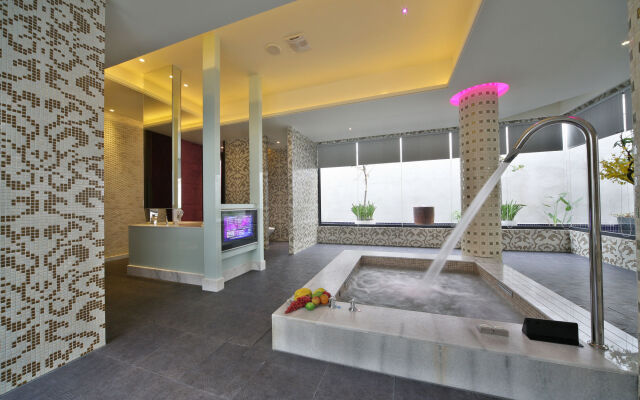 Han Guan Motel