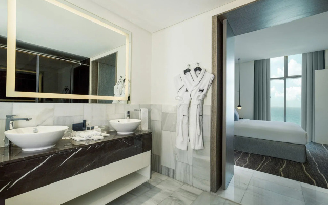 Th8 Palm Dubai Beach Resort, Vignette Collection, by IHG