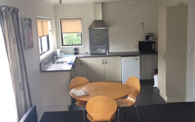 Our Beach House - Raglan West