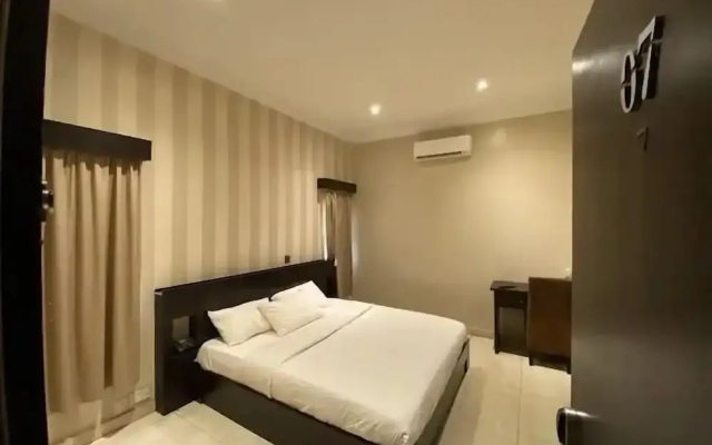 Exclusive No8 Boutique Hotel