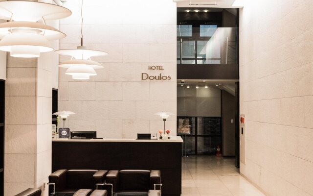 Doulos Hotel