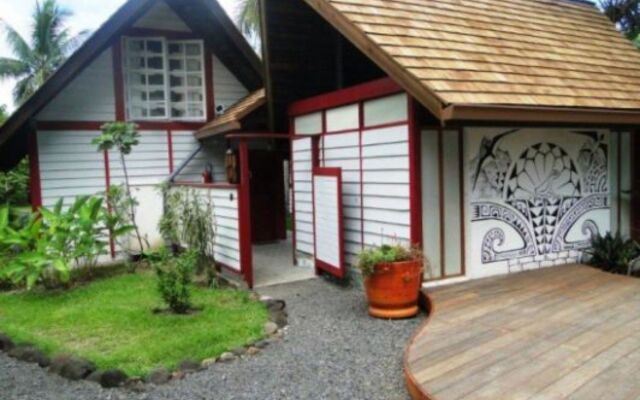 Linareva Moorea Beach Resort