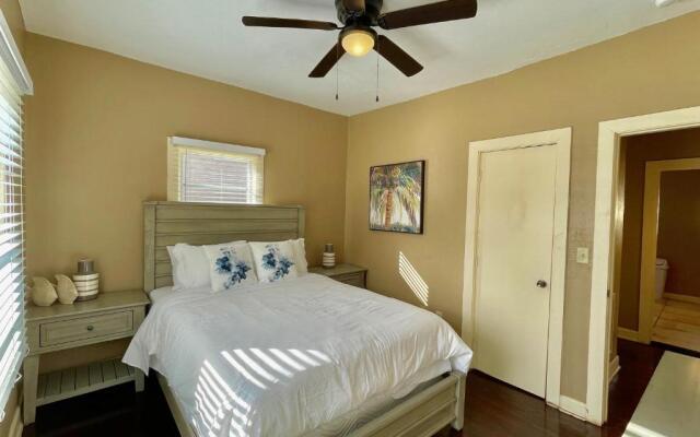 Tropical Garden Bungalow