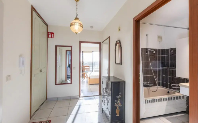 Flat With Frontal sea Views and Parking