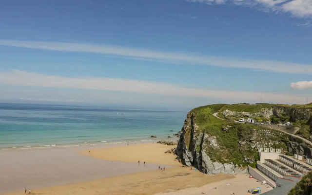 13 Cliff Edge