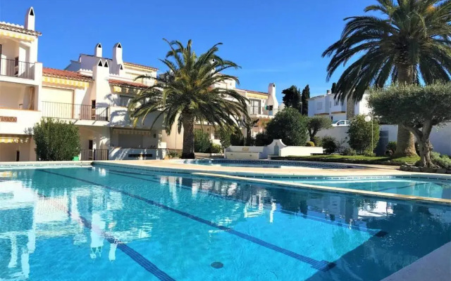 Apartamento en Roses parking y piscina comunitaria