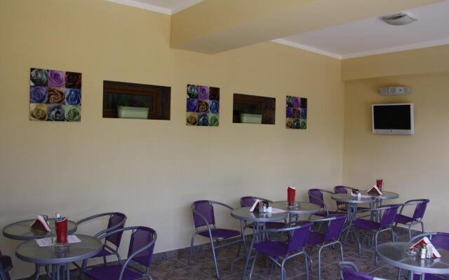 Point Pension-Restaurant