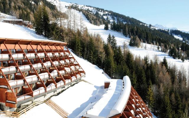 Modern apartment in the child-friendly ski village Arc 1600