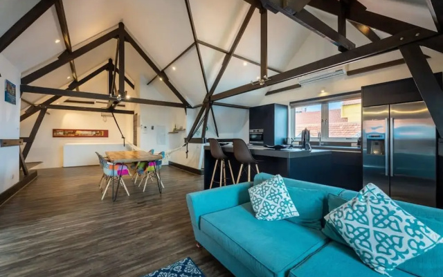 Charming Harbour Home at Historic Handelskade
