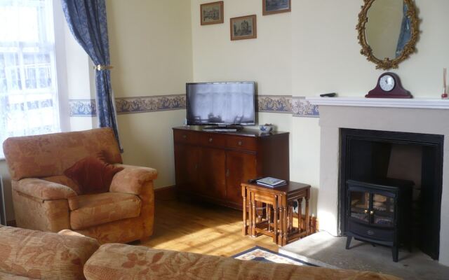 Garden Cottage & Granary