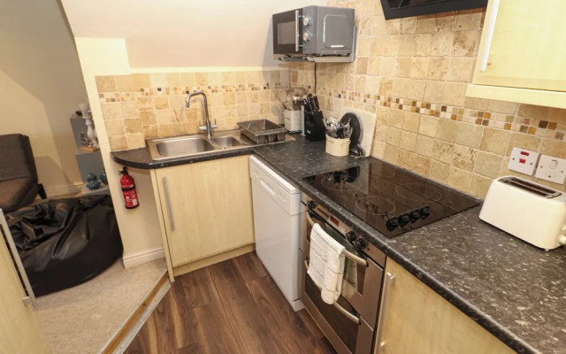 5 Lyonesse Apartments