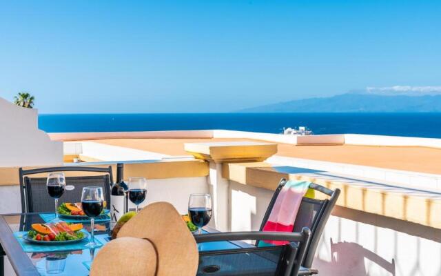 B16 WINDSOR PARK, exclusive sea view, heated pool